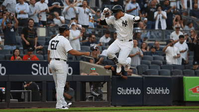 Yankees Drop Twins In New York