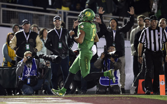 Marcus Mariota and the Ducks cruised in a romp over the defending champs
